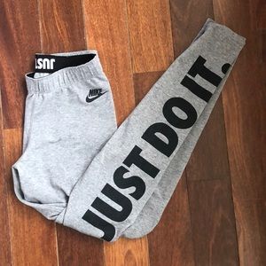Grey Nike leggings